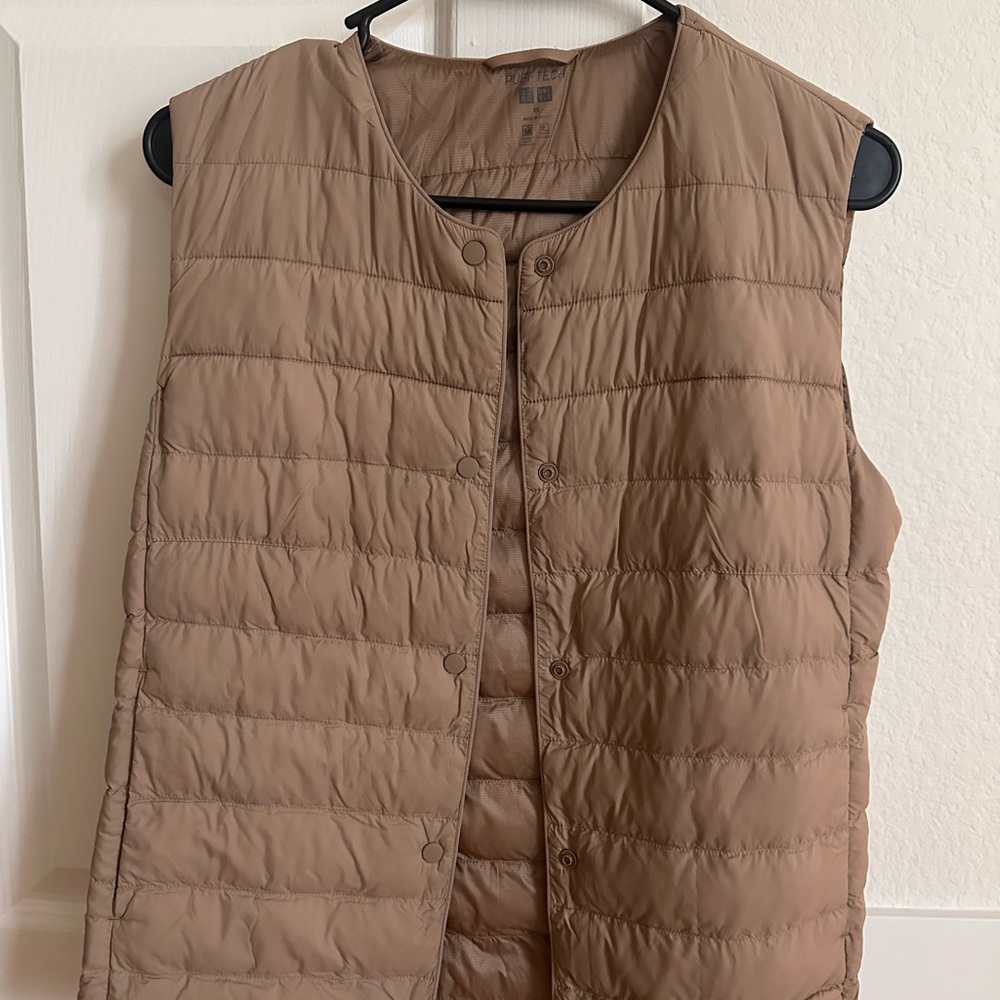 Uniqlo Women's Pufftech Quilted Vest in Great Condition